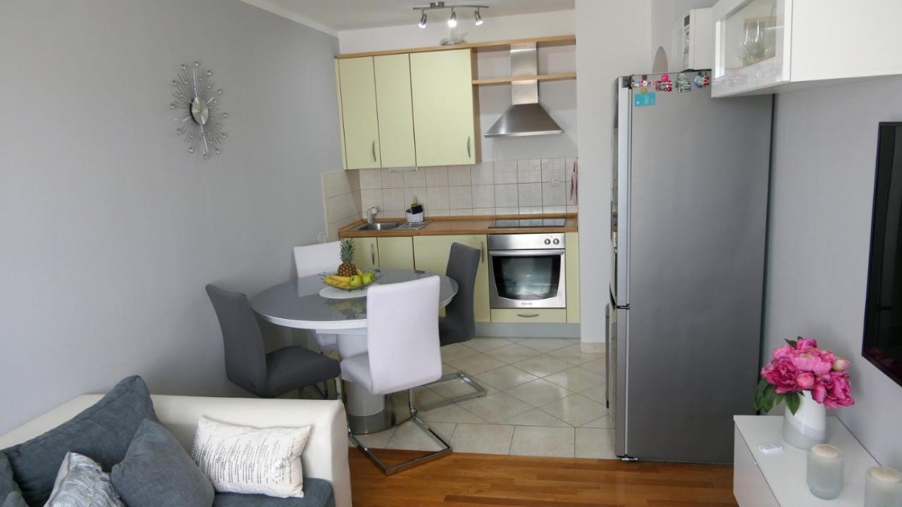 Apartman *Sanja* Omis Apartment Екстериор снимка