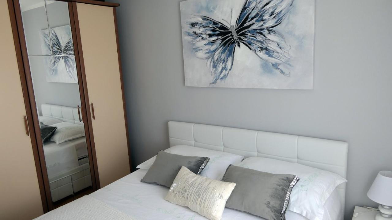Apartman *Sanja* Omis Apartment Екстериор снимка