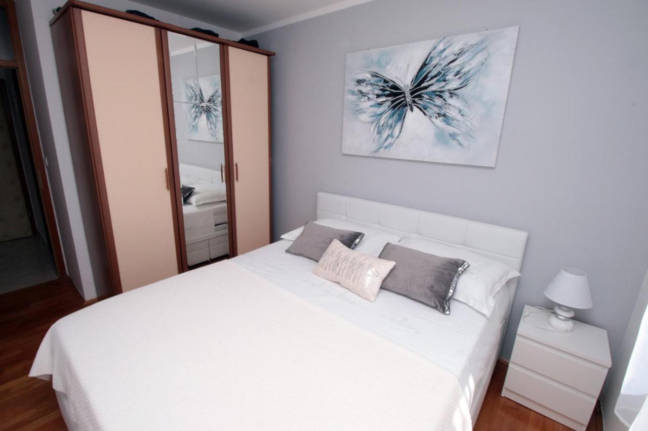 Apartman *Sanja* Omis Apartment Екстериор снимка